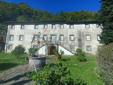 Foto Villa unifamiliare in VIA DI MEZZO 5, Pescaglia di 380 m² in vendita