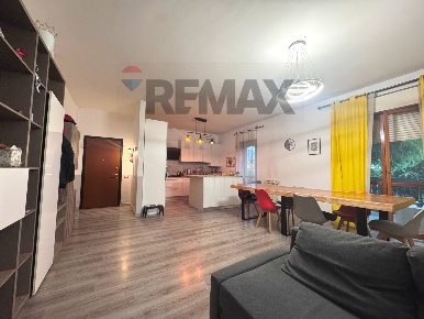 Foto Appartamento in Via Aldo Moro, Villa di Serio di 116 m² con 4 locali