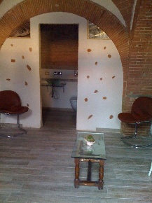 Foto Attività commerciale in Piazza Garibaldi 2, Livorno di 23 m²