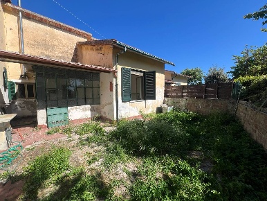 Foto Appartamento in Via San Martino 120, Collesalvetti La Casa di 80 m²