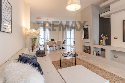 Foto Appartamento in Via Zanardelli 168, Viareggio Centro di 203 m²