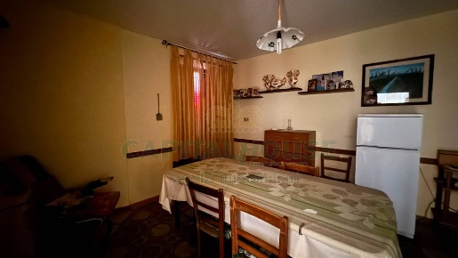 Foto Case semi ndipendenti in quadrelle, Quadrelle di 211 m² con 6 locali