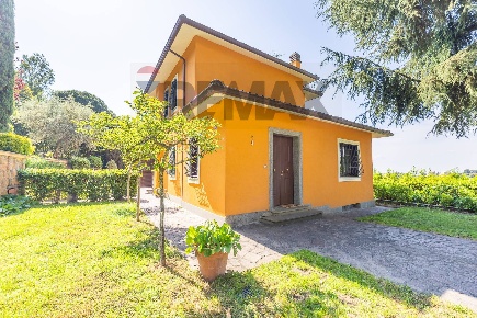 Foto Villa unifamiliare in Via Dei Laghi 83, Marino Castagnole - Due Santi