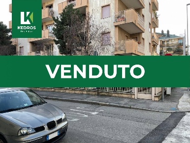 Foto Appartamento in Via Petrella, Busto Arsizio di 140 m² con 4 locali