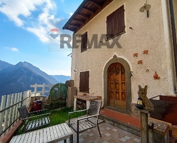Foto Casa indipendente in via piastrelle 25, Bagni di Lucca di 77 m²