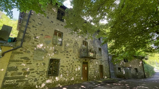 Foto Rustico in Località La Mocchia 1, Barga Centro di 439 m² con 10 locali