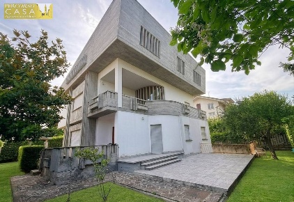 Foto Villa unifamiliare in Via Amerigo Vespucci, Sant'Egidio alla Vibrata