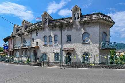 Foto Casa indipendente in VIA LOCATELLI 51, Villa di Serio di 524 m²