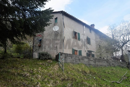 Foto Case semi ndipendenti in LOCALITA' CERRETO 78, Bagni di Lucca