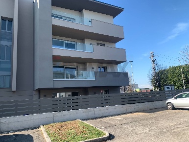 Foto Appartamento in Pzza Libertà, Stezzano di 164 m² con 4 locali
