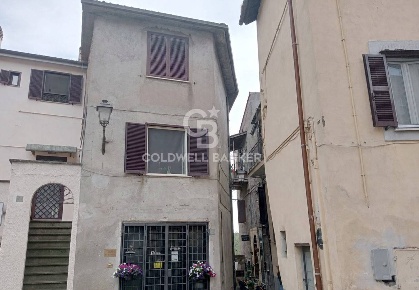 Foto Appartamento in Via G. Garibaldi 57, Sutri Centro di 49 m² in vendita