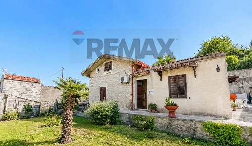 Foto Casa indipendente in Via Gianforma Margione 136, Modica di 182 m²