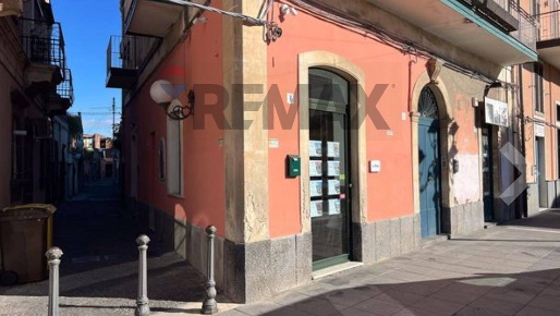 Foto Ufficio in Piazza della libertà 6, Gravina di Catania Centro di 100 m²