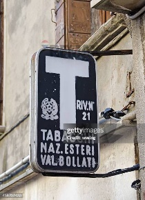 Foto Attività commerciale in Piazza Dante, Genova Centro Città di 20 m²