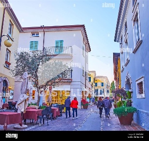 Foto Appartamento in via Roma, Desenzano del Garda Centro Storico di 75 m²