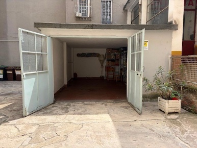 Foto Box in VIA ROMOLO GESSI, Milano Washington di 26 m² con 1 locali