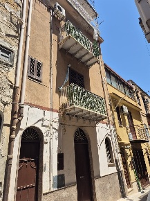 Foto Case indipendenti in Via Vittorio Amedeo, Termini Imerese Centro
