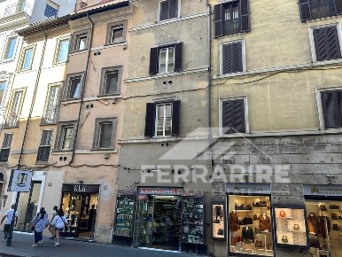 Foto Appartamento in Via Francesco Crispi, Roma Spagna di 58 m² in vendita