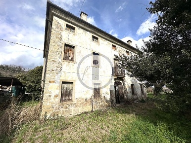 Foto Villa unifamiliare a Montegrotto Terme Centro di 512 m² con 13 locali