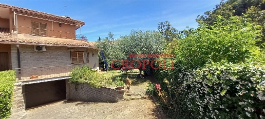 Foto Villa bifamiliare in Via roma, Manziana di 260 m² in vendita