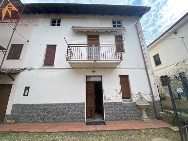 Foto Case semi ndipendenti in via maestra, Borgo San Siro di 110 m²
