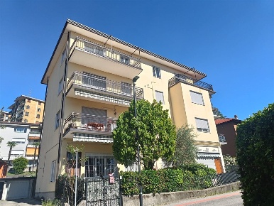 Foto Appartamento a Como Sagnino di 90 m² con 3 locali in vendita
