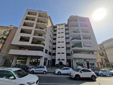 Foto Locale commerciale in Via Adolfo Celi 183, Messina Contesse di 200 m²