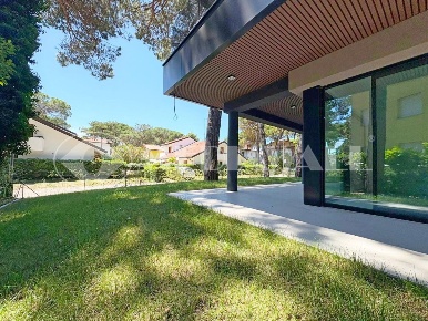 Foto Appartamento a Lignano Sabbiadoro di 125 m² con 4 locali in vendita