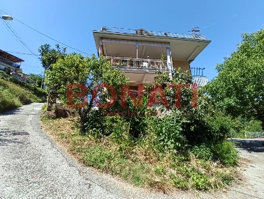 Foto Appartamento a Follo Valdurasca di 132 m² con 6 locali in vendita