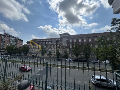 Foto Appartamento in Via Cerano 1, Torino Rebaudengo di 140 m² con 4 locali