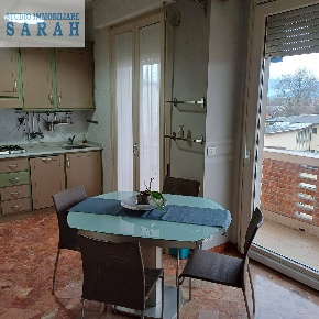 Foto Appartamento in Via Maroncelli, Viareggio di 90 m² con 5 locali