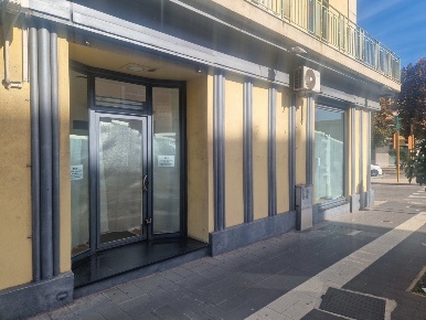 Foto Locale commerciale in Via Tommaso Cannizzaro 66, Messina di 50 m²