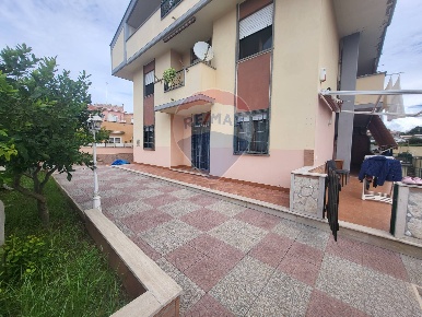 Foto Appartamento in Via G. Marconi, Anzio di 104 m² con 4 locali