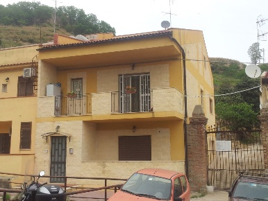 Foto Casa indipendente in ctd Scoppo 62, Messina Camaro Superiore di 280 m²