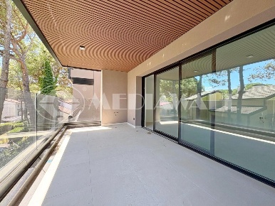 Foto Appartamento a Lignano Sabbiadoro Centro di 110 m² con 4 locali