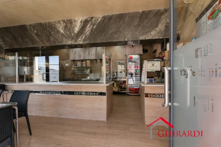 Foto Attività commerciale in Lungomare di Pegli 39R, Genova Pegli di 59 m²