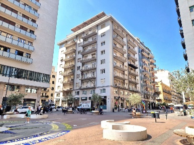 Foto Appartamento in Via Emerico Amari 32, Palermo Roma - Cavour di 185 m²