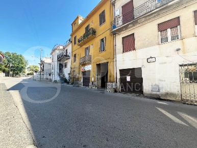 Foto Negozio in Via Provinciale Sannitica snc, Piedimonte Matese di 17 m²