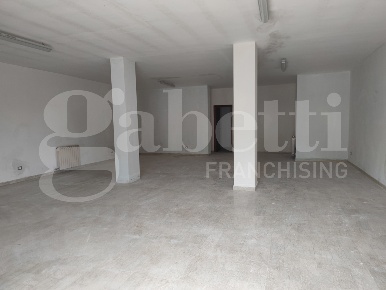 Foto Negozio in Corso Mazzini 623, Vasto di 116 m² con 1 locali in affitto