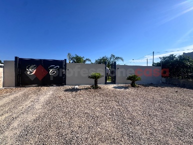 Foto Villa unifamiliare in Via TAMARICI 128, Leporano Leporano Marina