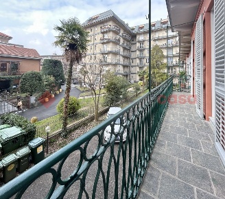 Foto Appartamento a Arona Centro di 146 m² con 4 locali in vendita