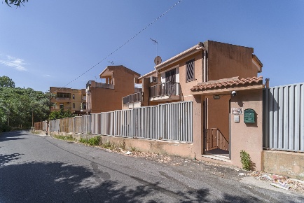 Foto Villa a schiera in Via Ogliastro 57, Messina San Licandro di 167 m²