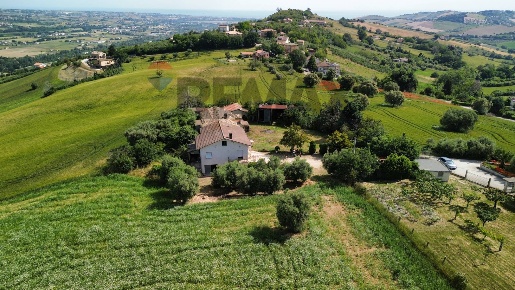 Foto Case semi ndipendenti in Contrada Bore Di Tenna 50, Fermo di 115 m²