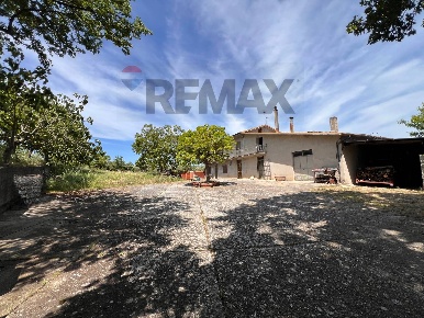 Foto Casa indipendente in C/da Pescare snc, Fragneto Monforte di 282 m²