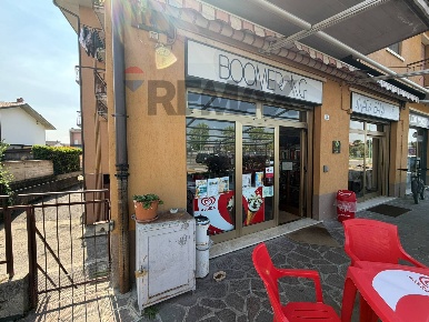 Foto Attività commerciale in via Ghidini 13, Ghisalba Centro di 80 m²
