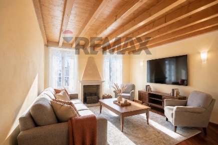 Foto Case semi ndipendenti in Via Indipendenza, Brescia di 298 m²