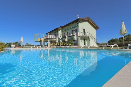Foto Appartamento in Località Montaer 15, Pastrengo di 145 m² con 4 locali