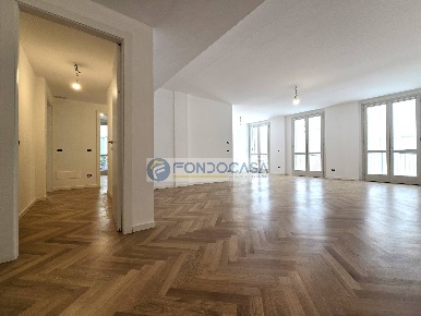 Foto Appartamento in Corso Camillo Benso conte di Cavour, Pavia di 160 m²