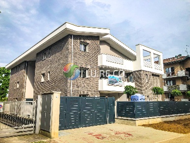 Foto Appartamento in Via Cilea, Cinisello Balsamo di 100 m² con 3 locali