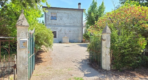 Foto Casa indipendente in contrada bosco di basso 25, Montemarano di 160 m²